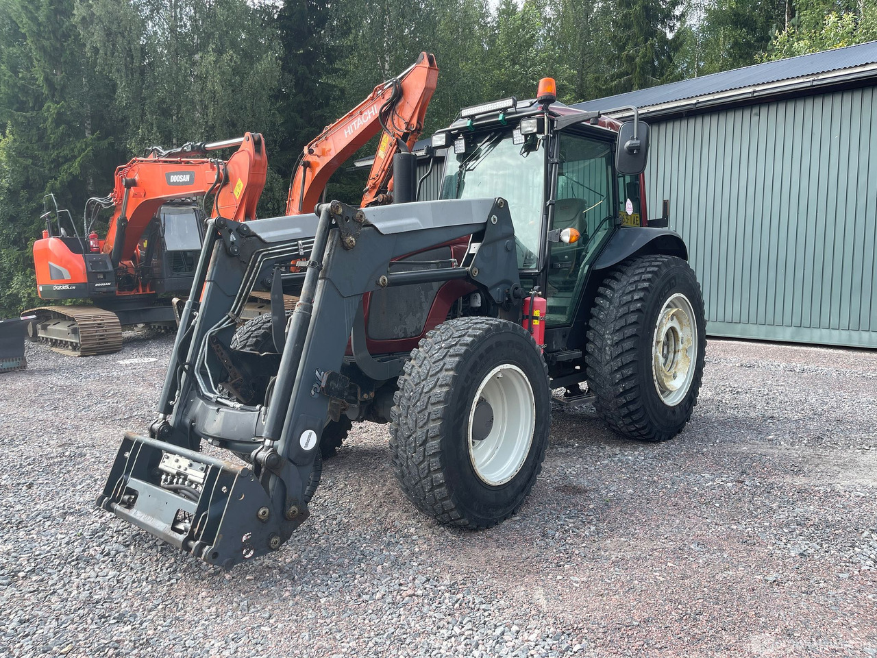 Valtra A 93 Unlimited, traktori kuormaajalla, 2016, Lohja - Tracteur agricole: photos 2 Valtra A 93 Unlimited, traktori kuormaajalla, 2016, Lohja - Tracteur agricole: photos 2