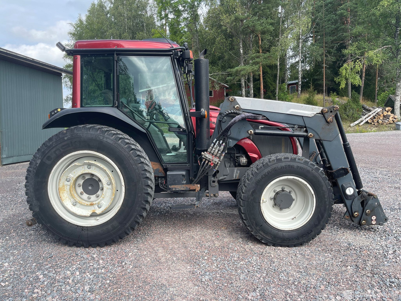 Valtra A 93 Unlimited, traktori kuormaajalla, 2016, Lohja - Tracteur agricole: photos 1 Valtra A 93 Unlimited, traktori kuormaajalla, 2016, Lohja - Tracteur agricole: photos 1