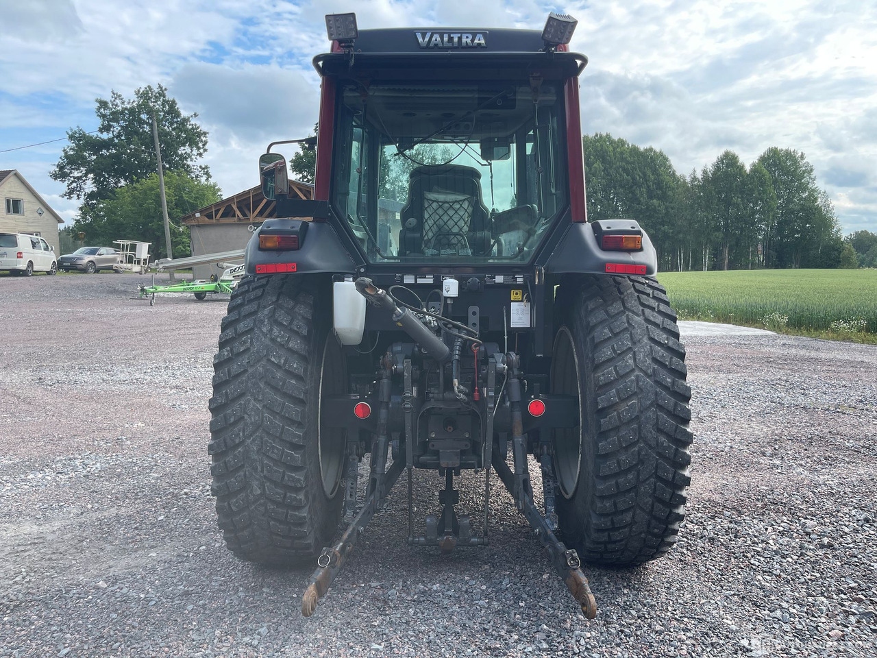 Valtra A 93 Unlimited, traktori kuormaajalla, 2016, Lohja - Tracteur agricole: photos 5 Valtra A 93 Unlimited, traktori kuormaajalla, 2016, Lohja - Tracteur agricole: photos 5