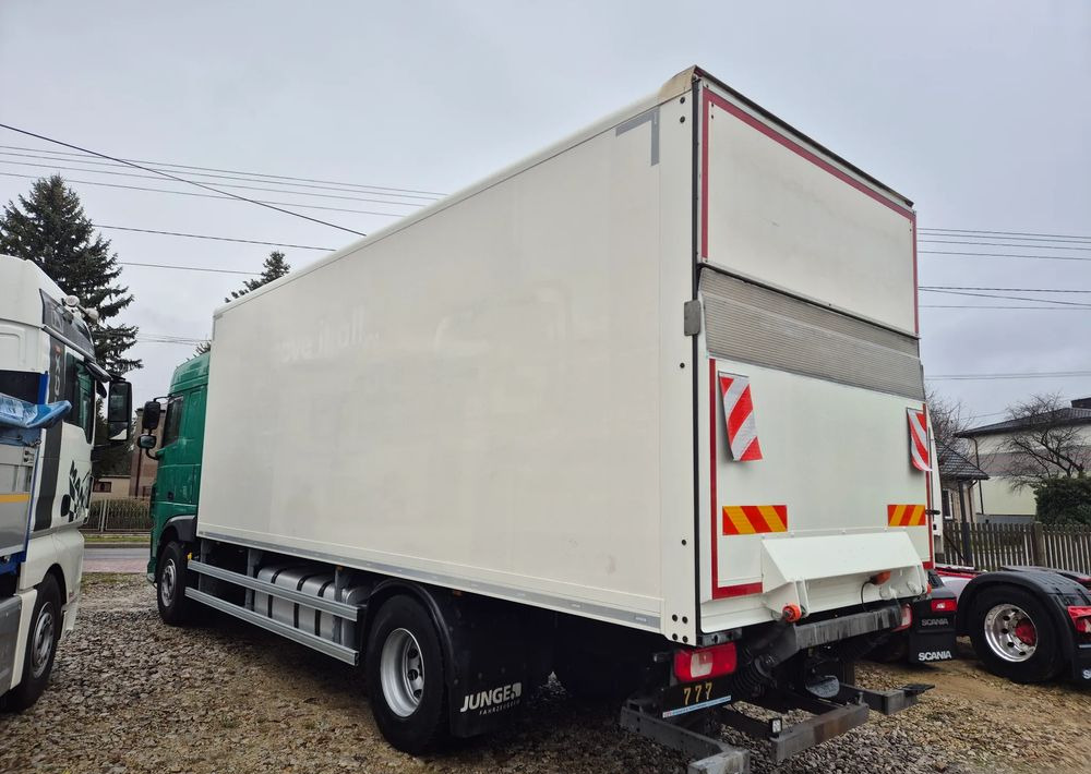 DAF XF ORYGINALNY PRZEBIEG z Niemiec / TANDEM ZESTAW PRZEJAZDOWY Z WINDĄ - Camion fourgon: photos 3 DAF XF ORYGINALNY PRZEBIEG z Niemiec / TANDEM ZESTAW PRZEJAZDOWY Z WINDĄ - Camion fourgon: photos 3