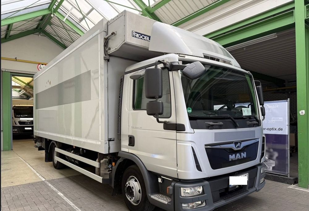 MAN TGL 12.250 6.3m AUTOMAT KLIMA z Niemiec ESP EURO 6 / 4.3 rozstaw / Chlodnia FRIGOBLOCK / TOP STAN / okazja nauka jazdy MOŻLIWOŚĆ DOSTOSOWANIA 12t - Camion frigorifique: photos 1 MAN TGL 12.250 6.3m AUTOMAT KLIMA z Niemiec ESP EURO 6 / 4.3 rozstaw / Chlodnia FRIGOBLOCK / TOP STAN / okazja nauka jazdy MOŻLIWOŚĆ DOSTOSOWANIA 12t - Camion frigorifique: photos 1