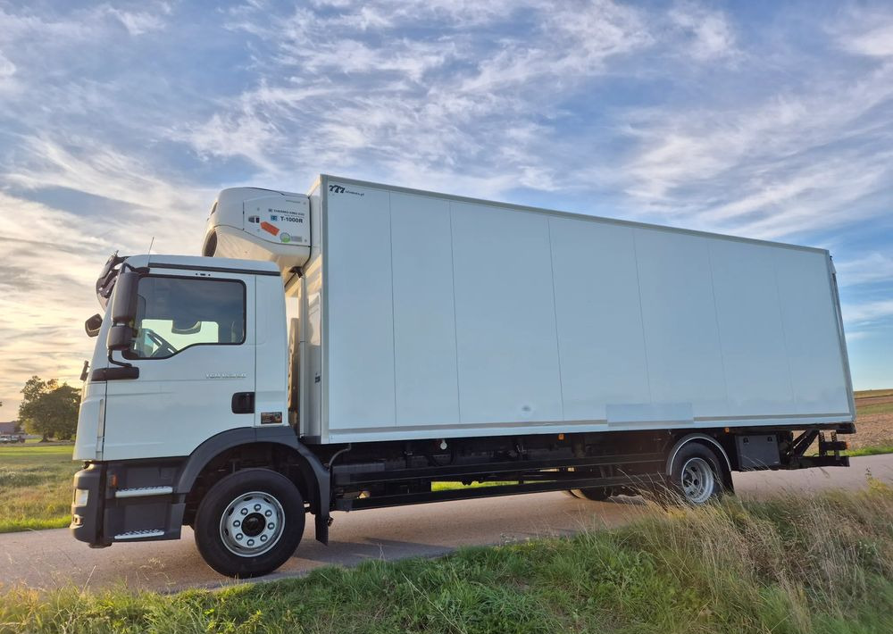 MAN TGM 15.250 7.5m winda AUTOMAT KLIMA z Niemiec EURO 6 / CHŁODNIA T-1000R THERMOKING - Camion frigorifique: photos 4 MAN TGM 15.250 7.5m winda AUTOMAT KLIMA z Niemiec EURO 6 / CHŁODNIA T-1000R THERMOKING - Camion frigorifique: photos 4