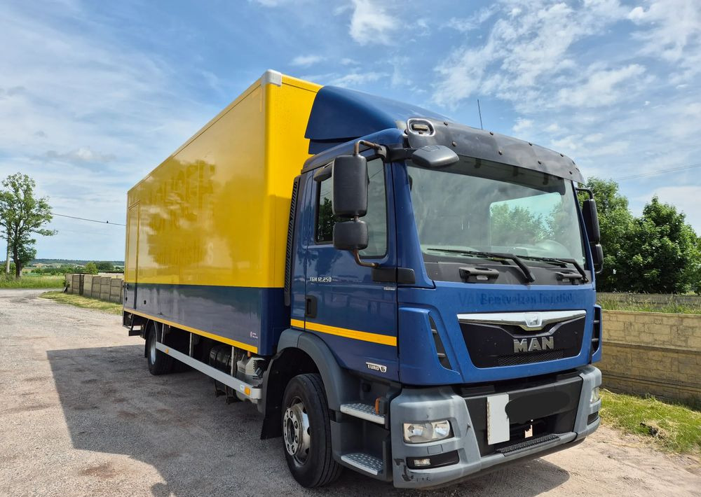 MAN TGM TGL 12.250 z Holandii KLIMA 7.2m AUTOMAT WINDA TOP CENA euro 6 nauka jazdy ESP ASR - Camion fourgon: photos 2 MAN TGM TGL 12.250 z Holandii KLIMA 7.2m AUTOMAT WINDA TOP CENA euro 6 nauka jazdy ESP ASR - Camion fourgon: photos 2