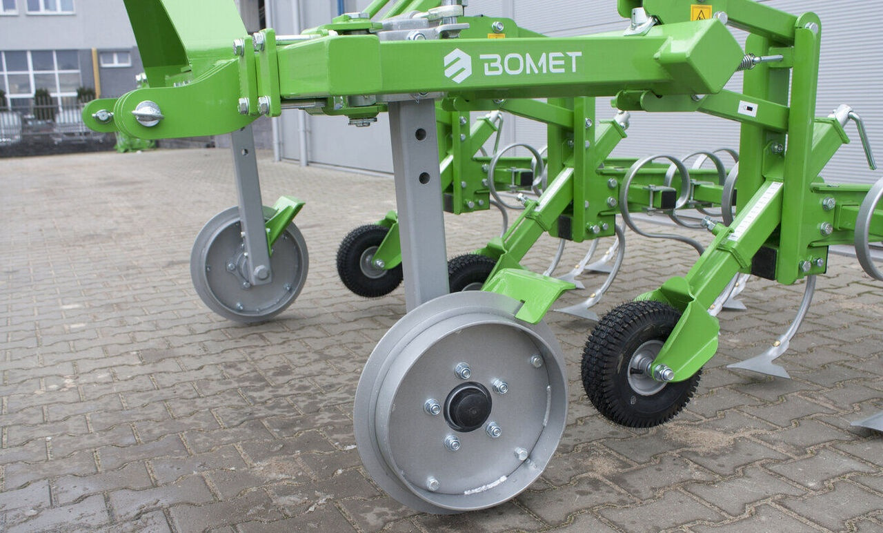 Bomet P570/1 Pielnik z prowadzeniem ręcznym 65-90cm Nembus - Bineuse: photos 2 Bomet P570/1 Pielnik z prowadzeniem ręcznym 65-90cm Nembus - Bineuse: photos 2