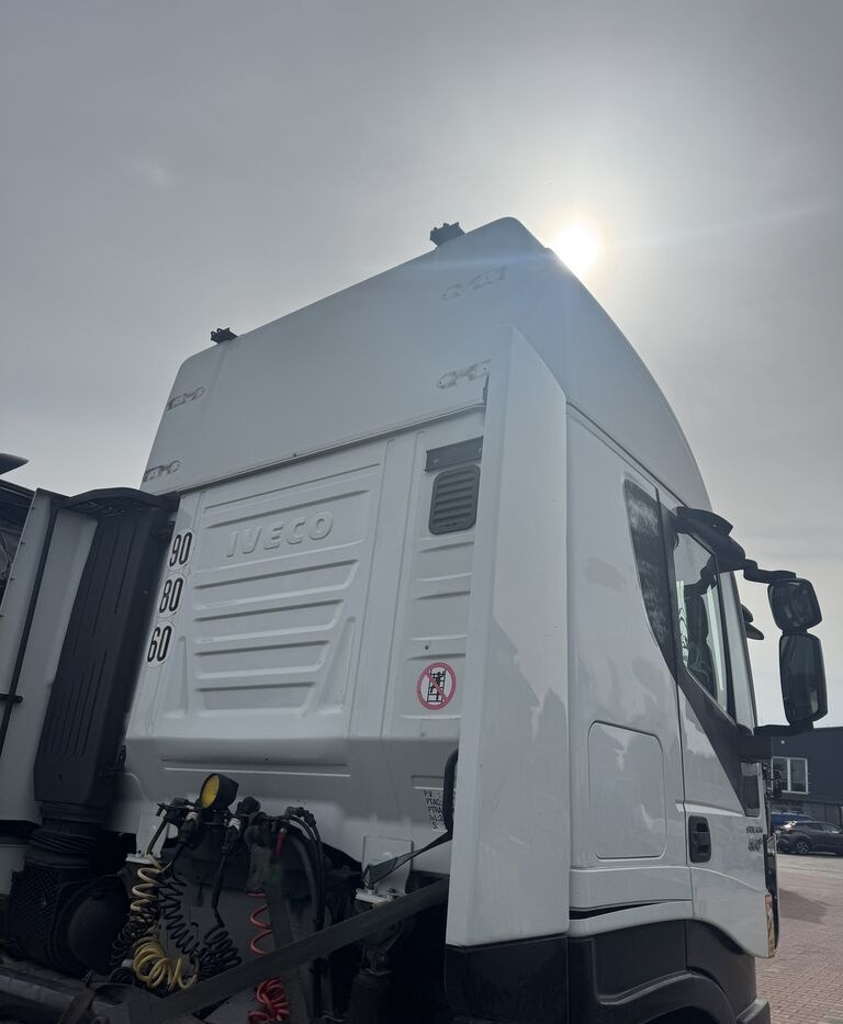 IVECO STRALIS HI-WAY E6 truck - Cabine pour Camion: photos 5 IVECO STRALIS HI-WAY E6 truck - Cabine pour Camion: photos 5
