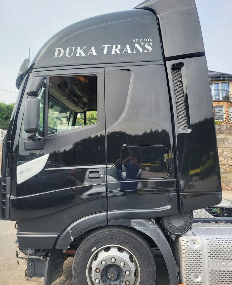 IVECO Stralis Hi-Way XP 2017r. Lift truck - Cabine pour Camion: photos 4 IVECO Stralis Hi-Way XP 2017r. Lift truck - Cabine pour Camion: photos 4