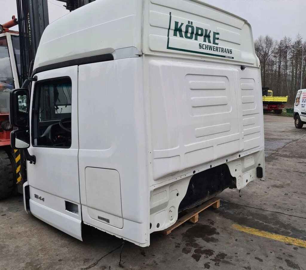 Mercedes-Benz ACTROS MP 3 MEGA SPACE - Cabine pour Camion: photos 4 Mercedes-Benz ACTROS MP 3 MEGA SPACE - Cabine pour Camion: photos 4