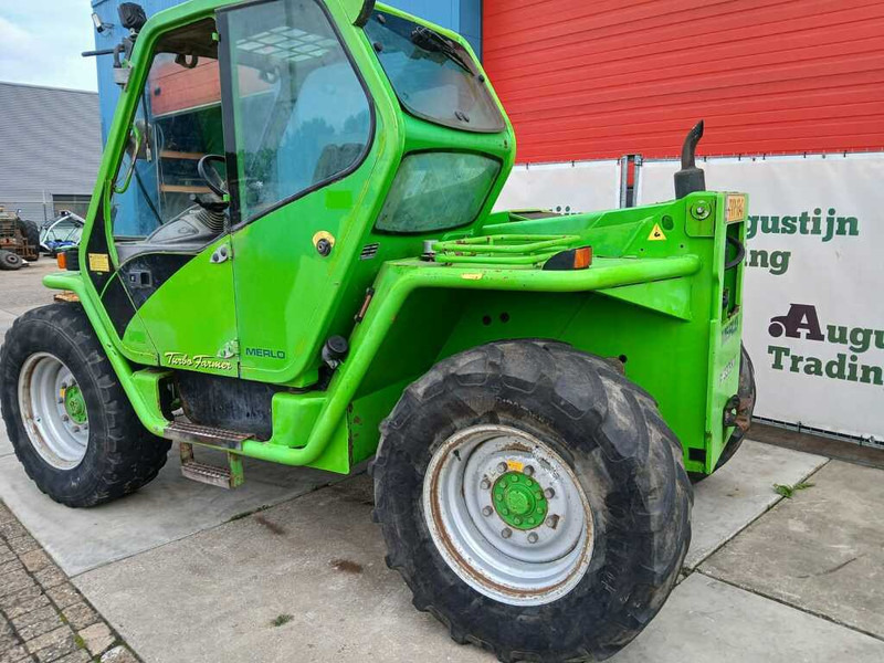 Merlo P 33.7 KT - Chariot télescopique: photos 3 Merlo P 33.7 KT - Chariot télescopique: photos 3