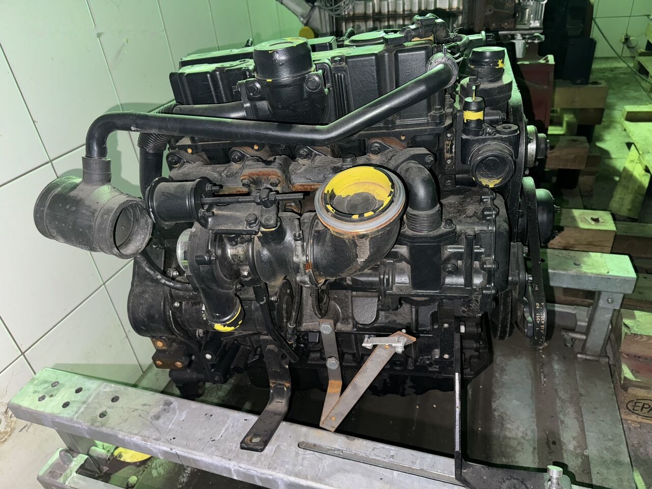 Deutz TCD 2.9 L4 Deutz 2.9 TCD L4 - Moteur pour Pelle: photos 2 Deutz TCD 2.9 L4 Deutz 2.9 TCD L4 - Moteur pour Pelle: photos 2