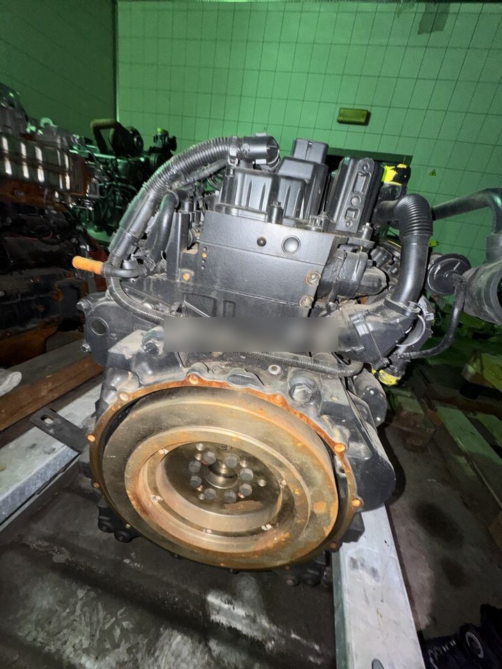 Deutz TCD 2.9 L4 Deutz 2.9 TCD L4 - Moteur pour Pelle: photos 3 Deutz TCD 2.9 L4 Deutz 2.9 TCD L4 - Moteur pour Pelle: photos 3