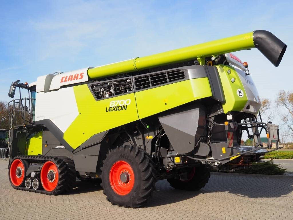 Claas Lexion 8700TT + V1080 2-stage threshing drum drive - Moissonneuse-batteuse: photos 2 Claas Lexion 8700TT + V1080 2-stage threshing drum drive - Moissonneuse-batteuse: photos 2