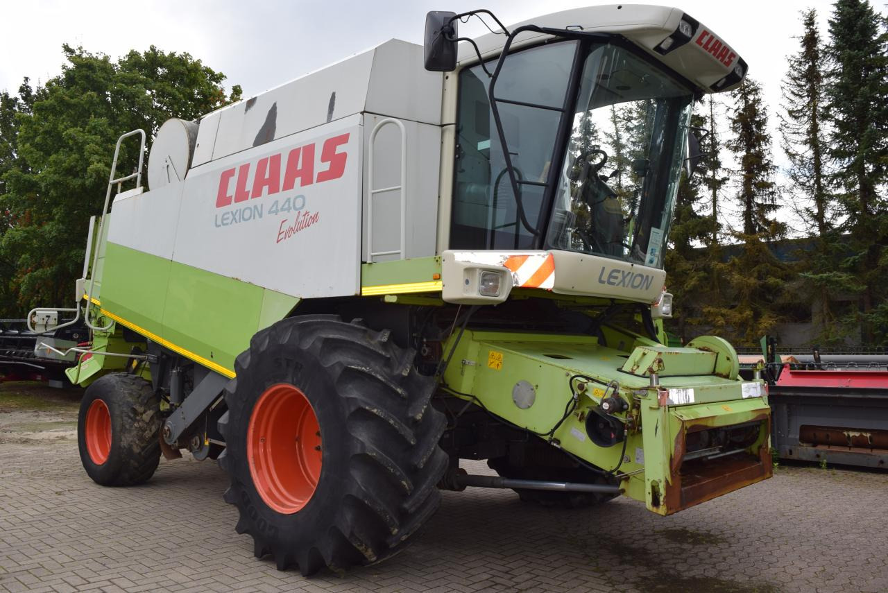 CLAAS Lexion 440 Evolution - Moissonneuse-batteuse: photos 1 CLAAS Lexion 440 Evolution - Moissonneuse-batteuse: photos 1