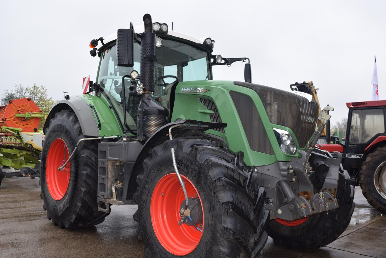Fendt 826 Vario ProfiPlus - Tracteur agricole: photos 4 Fendt 826 Vario ProfiPlus - Tracteur agricole: photos 4