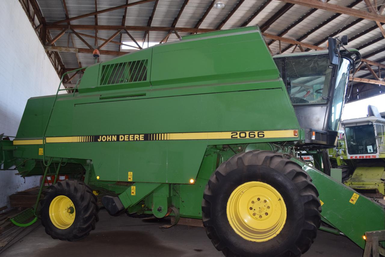 John Deere 2066 - Moissonneuse-batteuse: photos 3 John Deere 2066 - Moissonneuse-batteuse: photos 3