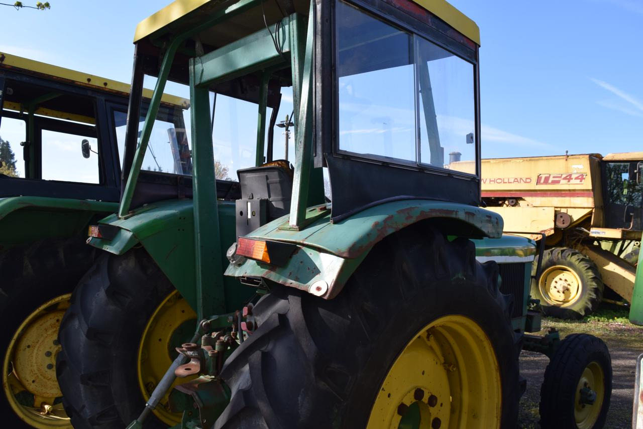 John Deere 2130 - Tracteur agricole: photos 3 John Deere 2130 - Tracteur agricole: photos 3