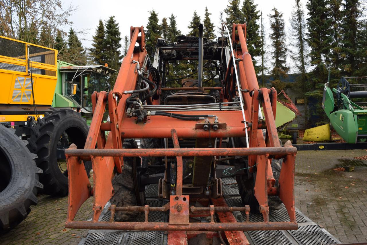 Massey Ferguson MF 390 T *Brandschaden* - Tracteur agricole: photos 3 Massey Ferguson MF 390 T *Brandschaden* - Tracteur agricole: photos 3