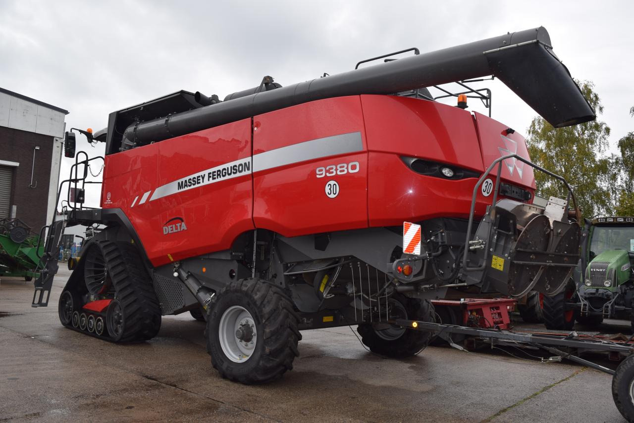 Massey Ferguson MF 9380 Delta - Moissonneuse-batteuse: photos 4 Massey Ferguson MF 9380 Delta - Moissonneuse-batteuse: photos 4