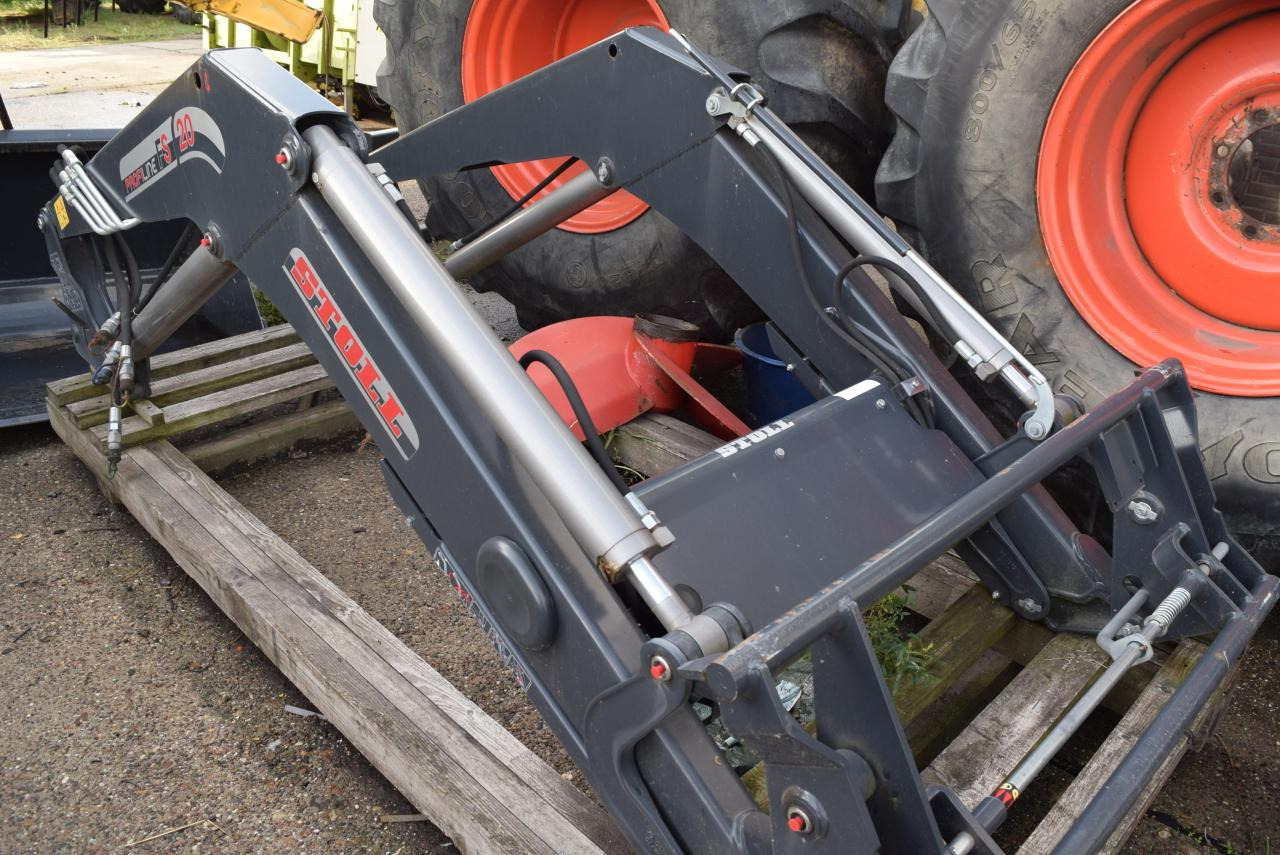 Stoll ProfiLine FS 20 - Chargeur frontal pour tracteur: photos 2 Stoll ProfiLine FS 20 - Chargeur frontal pour tracteur: photos 2
