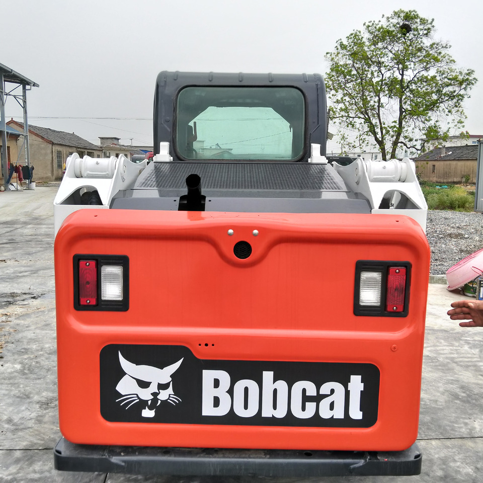 BOBCAT S550 - Mini chargeuse: photos 5 BOBCAT S550 - Mini chargeuse: photos 5
