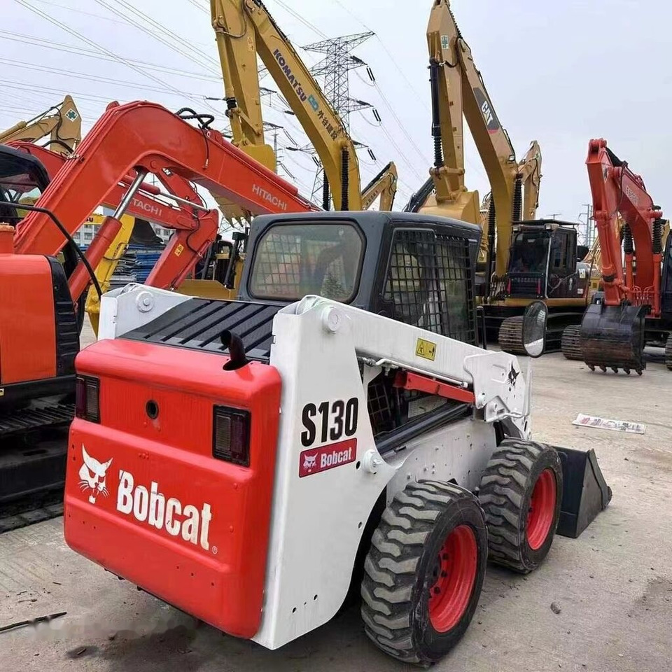 Bobcat S130 - Mini chargeuse: photos 4 Bobcat S130 - Mini chargeuse: photos 4