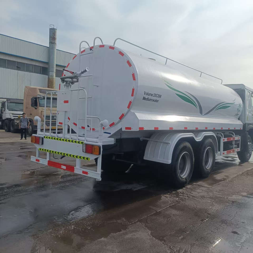 Howo 20 cubic meter sprinkler - Camion: photos 4 Howo 20 cubic meter sprinkler - Camion: photos 4