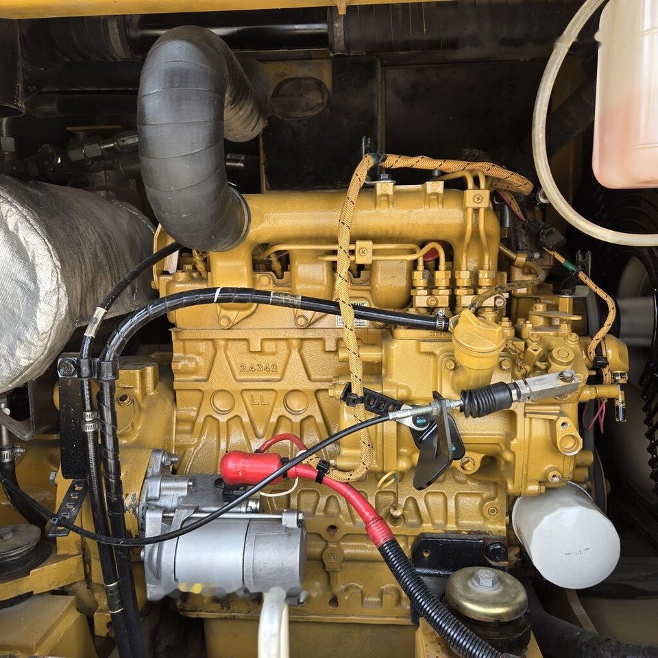 Caterpillar 305.5E2 - Mini pelle: photos 2 Caterpillar 305.5E2 - Mini pelle: photos 2