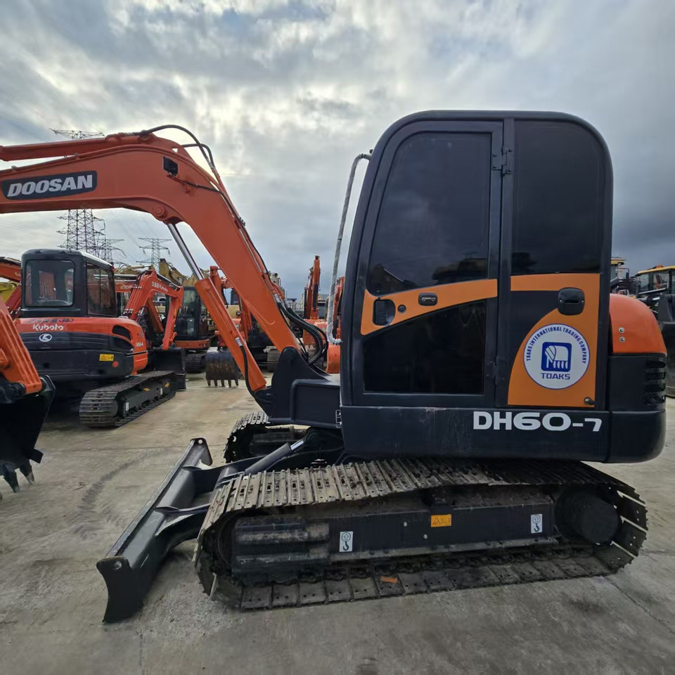 DOOSAN DH60-7 - Mini pelle: photos 5 DOOSAN DH60-7 - Mini pelle: photos 5