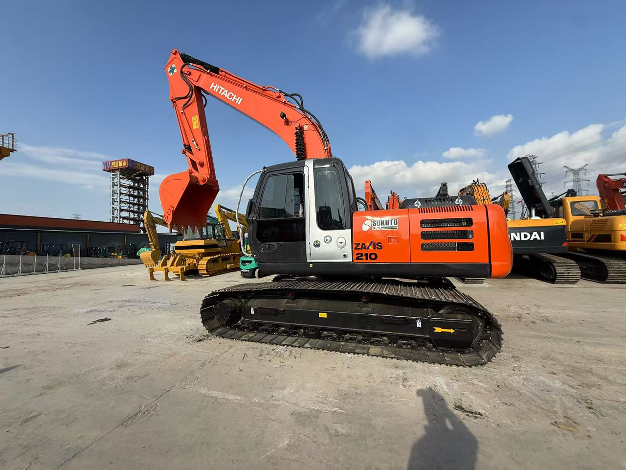 HITACHI ZX210 - Pelle sur chenille: photos 5 HITACHI ZX210 - Pelle sur chenille: photos 5