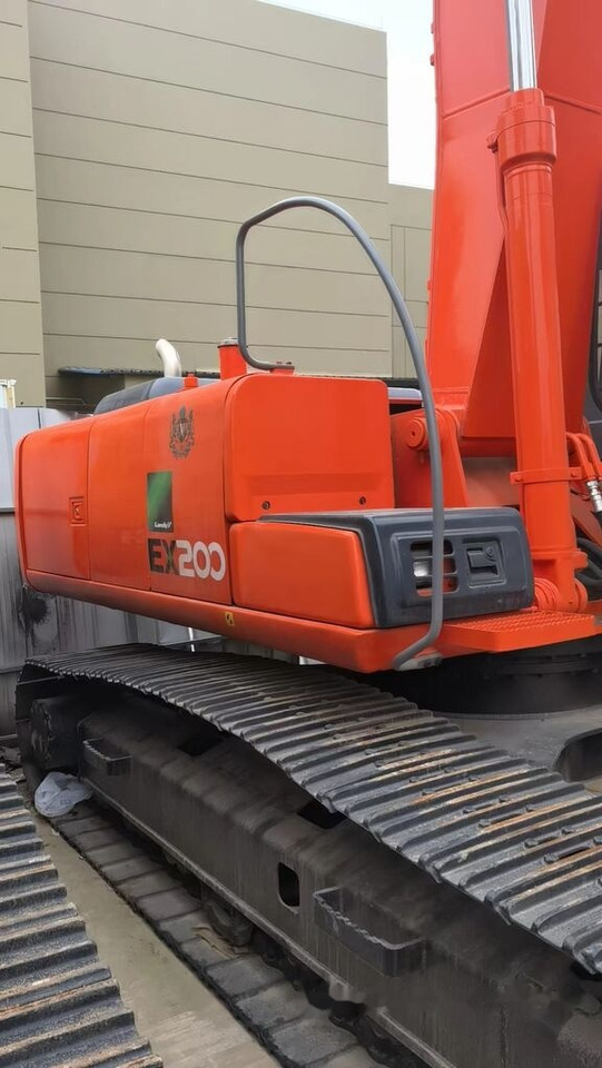 Hitachi EX200 - Pelle sur chenille: photos 1 Hitachi EX200 - Pelle sur chenille: photos 1
