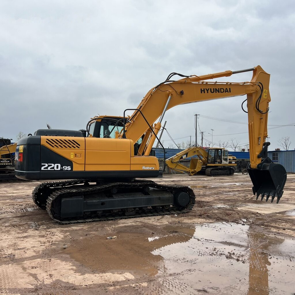 Hyundai R220-9S - Pelle sur chenille: photos 2 Hyundai R220-9S - Pelle sur chenille: photos 2
