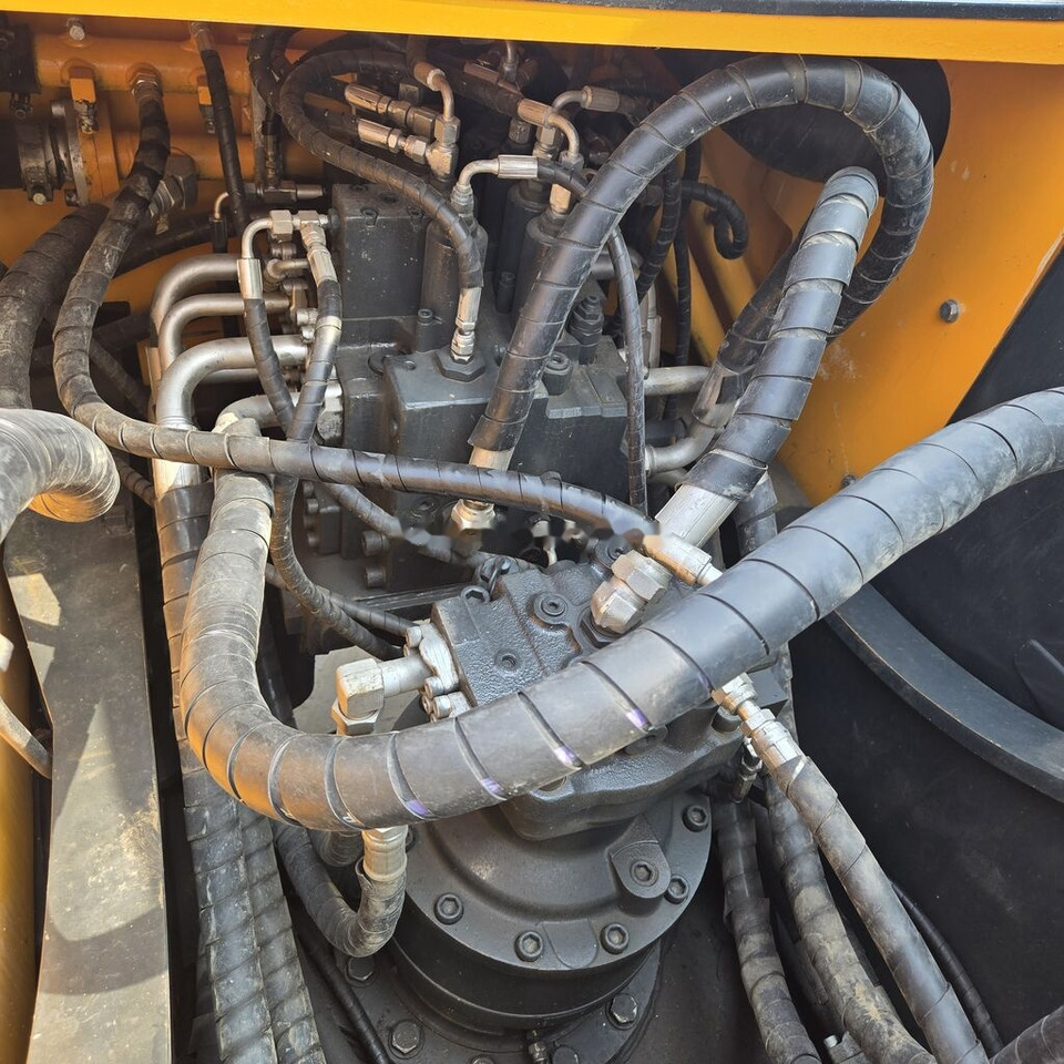 Hyundai R225-9S - Pelle sur chenille: photos 3 Hyundai R225-9S - Pelle sur chenille: photos 3