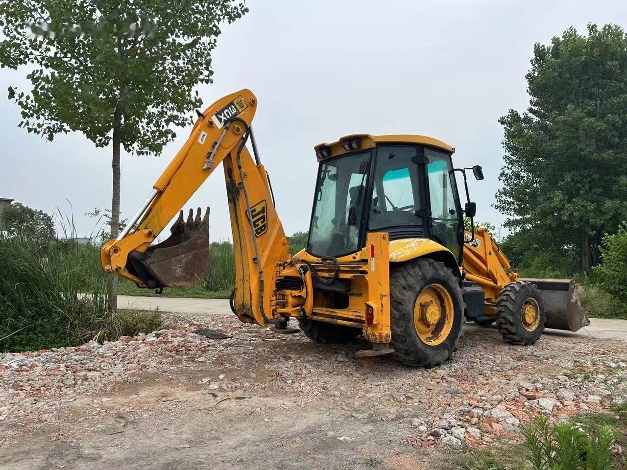 JCB 3CX - Tractopelle: photos 1 JCB 3CX - Tractopelle: photos 1
