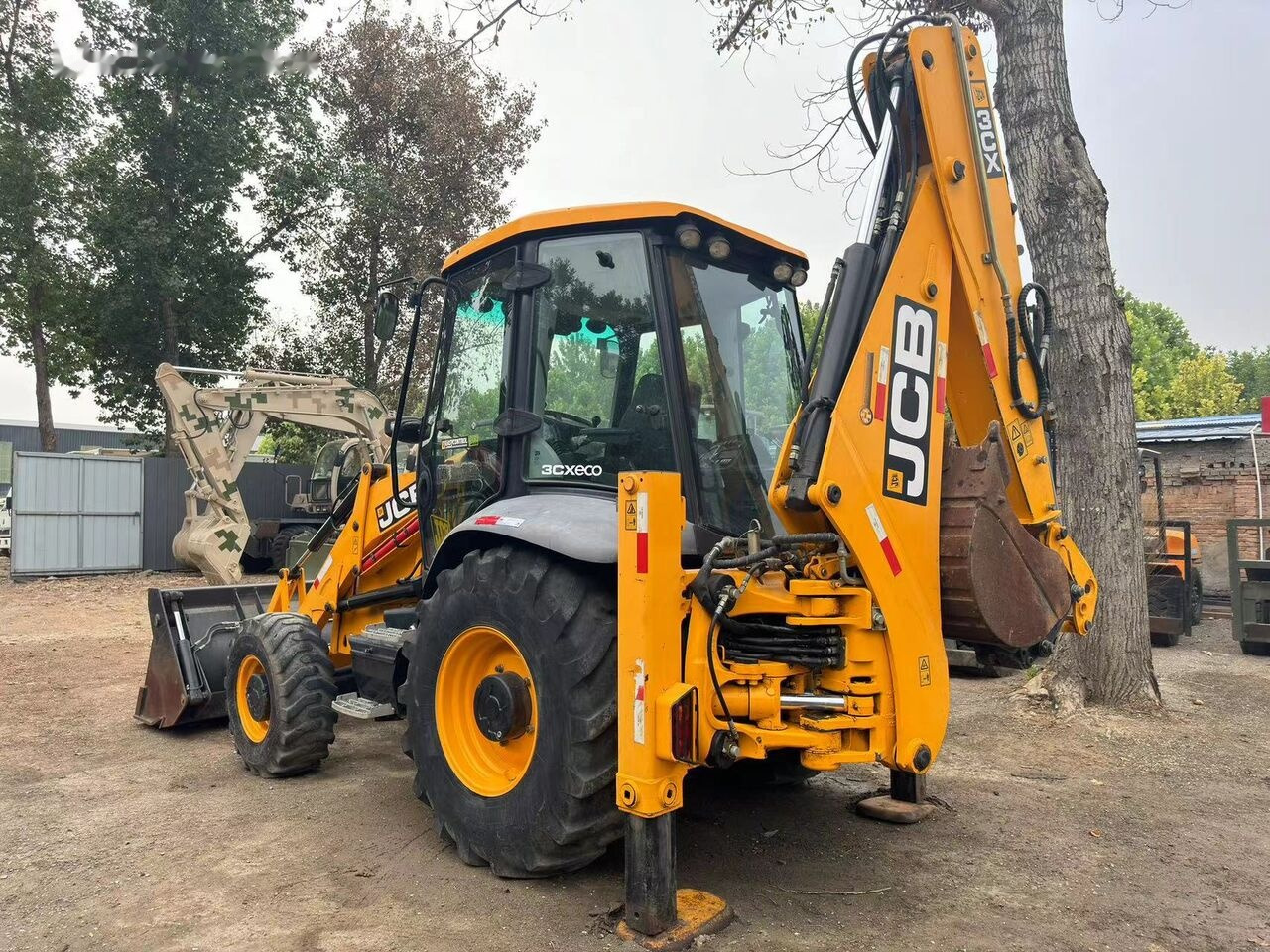 Tractopelle JCB 3CX Telescopic Arm Plus Four in One Bucket: photos 8