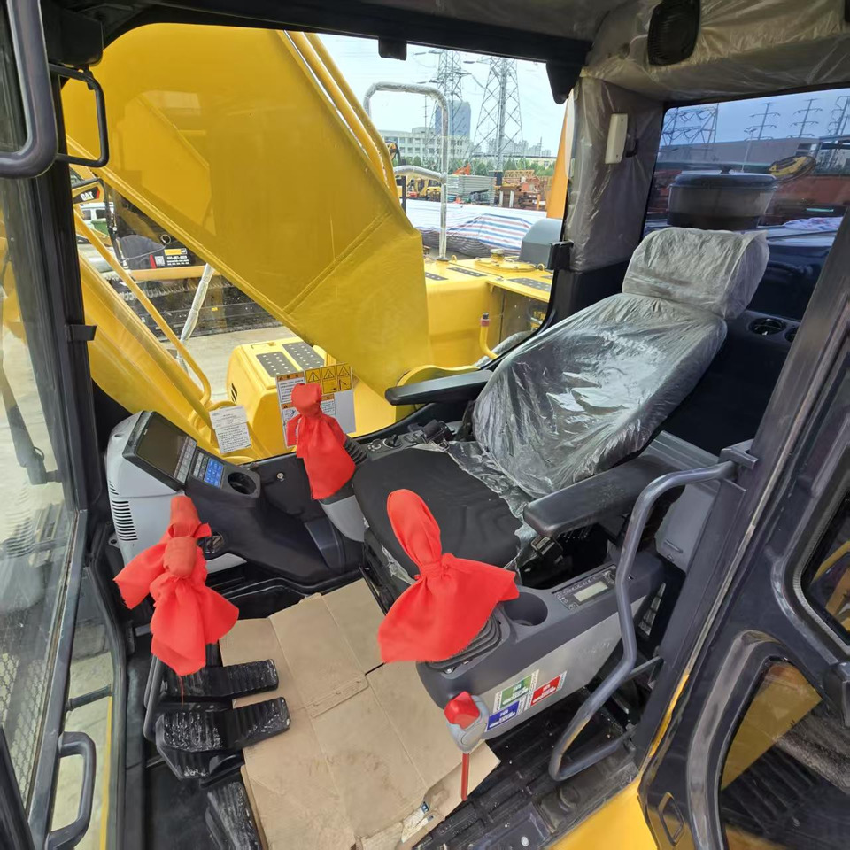 Pelle sur chenille Komatsu PC220-8: photos 9