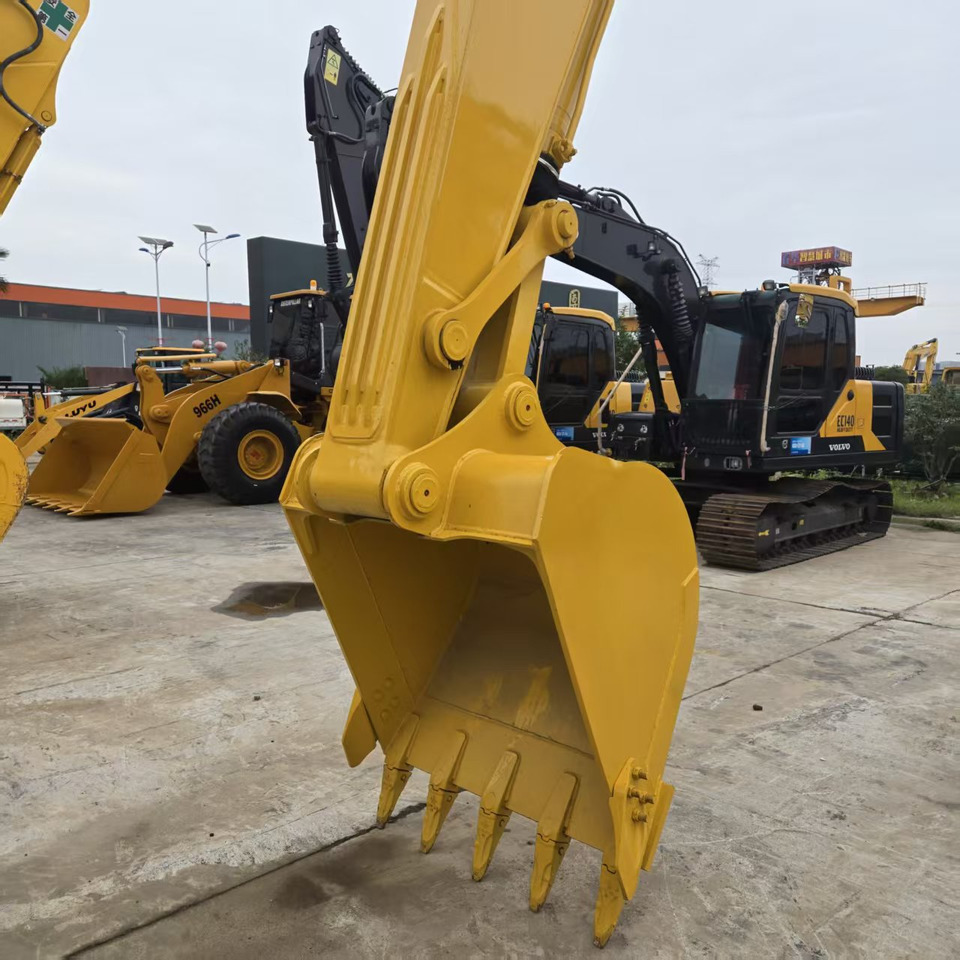 Pelle sur chenille Komatsu PC220-8: photos 8