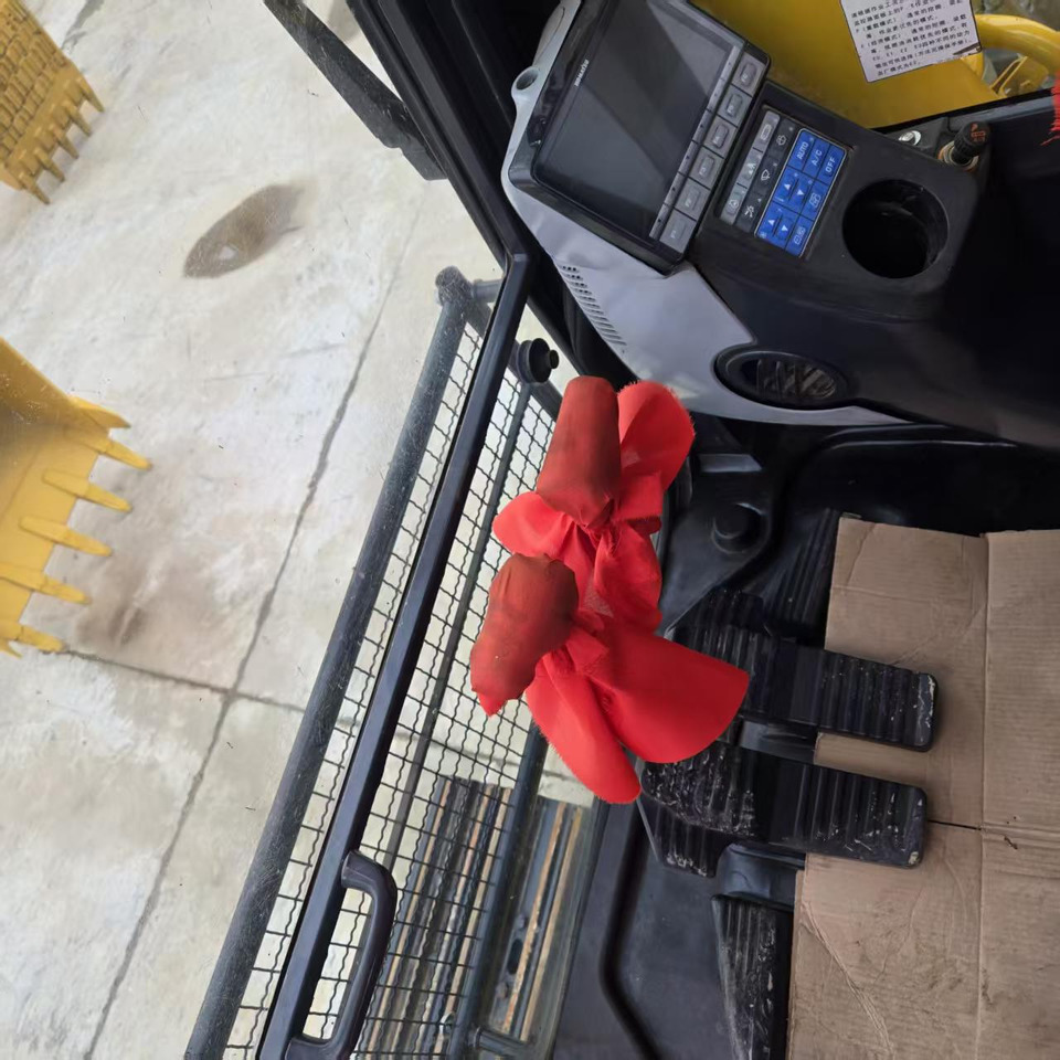 Pelle sur chenille Komatsu PC220-8: photos 10