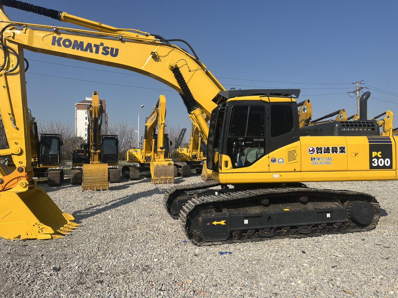 Komatsu PC300-7 - Pelle sur chenille: photos 3 Komatsu PC300-7 - Pelle sur chenille: photos 3