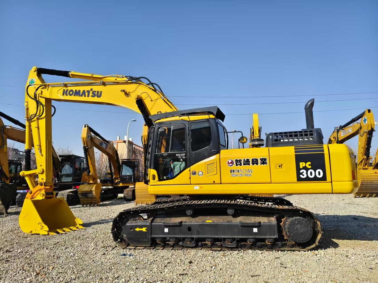 Komatsu PC300-7 - Pelle sur chenille: photos 2 Komatsu PC300-7 - Pelle sur chenille: photos 2