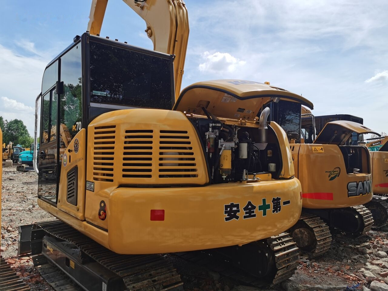 Komatsu PC70-8 - Pelle sur chenille: photos 1 Komatsu PC70-8 - Pelle sur chenille: photos 1