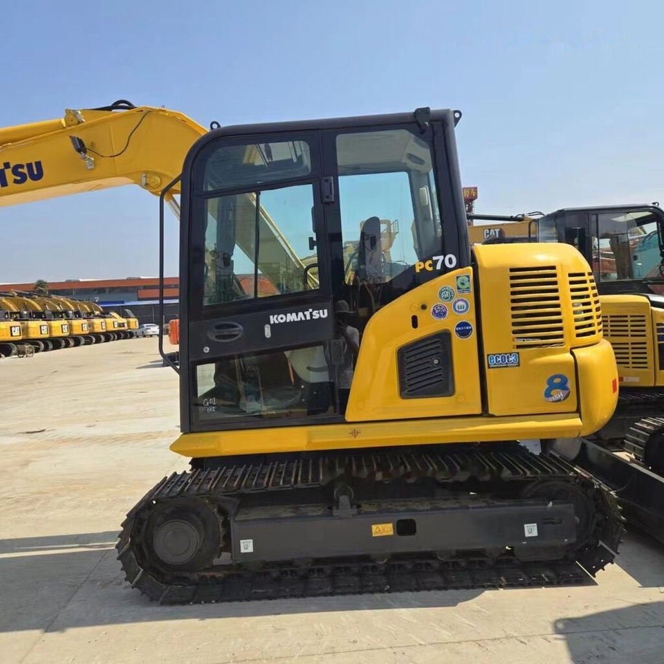 Komatsu PC70-8 - Pelle sur chenille: photos 5 Komatsu PC70-8 - Pelle sur chenille: photos 5