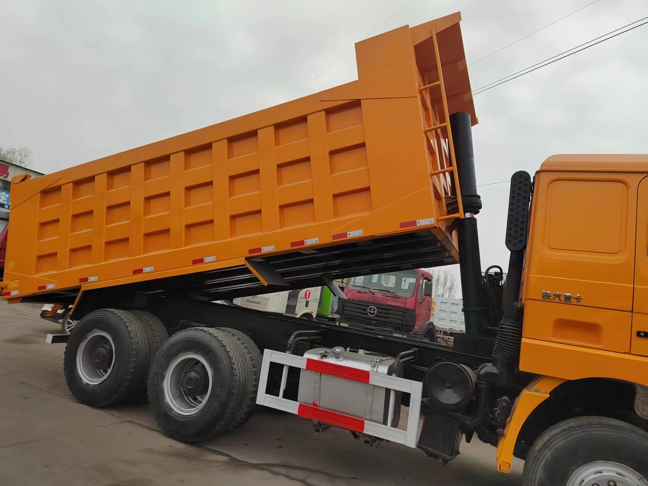 SHACMAN F3000 - Camion benne: photos 5 SHACMAN F3000 - Camion benne: photos 5