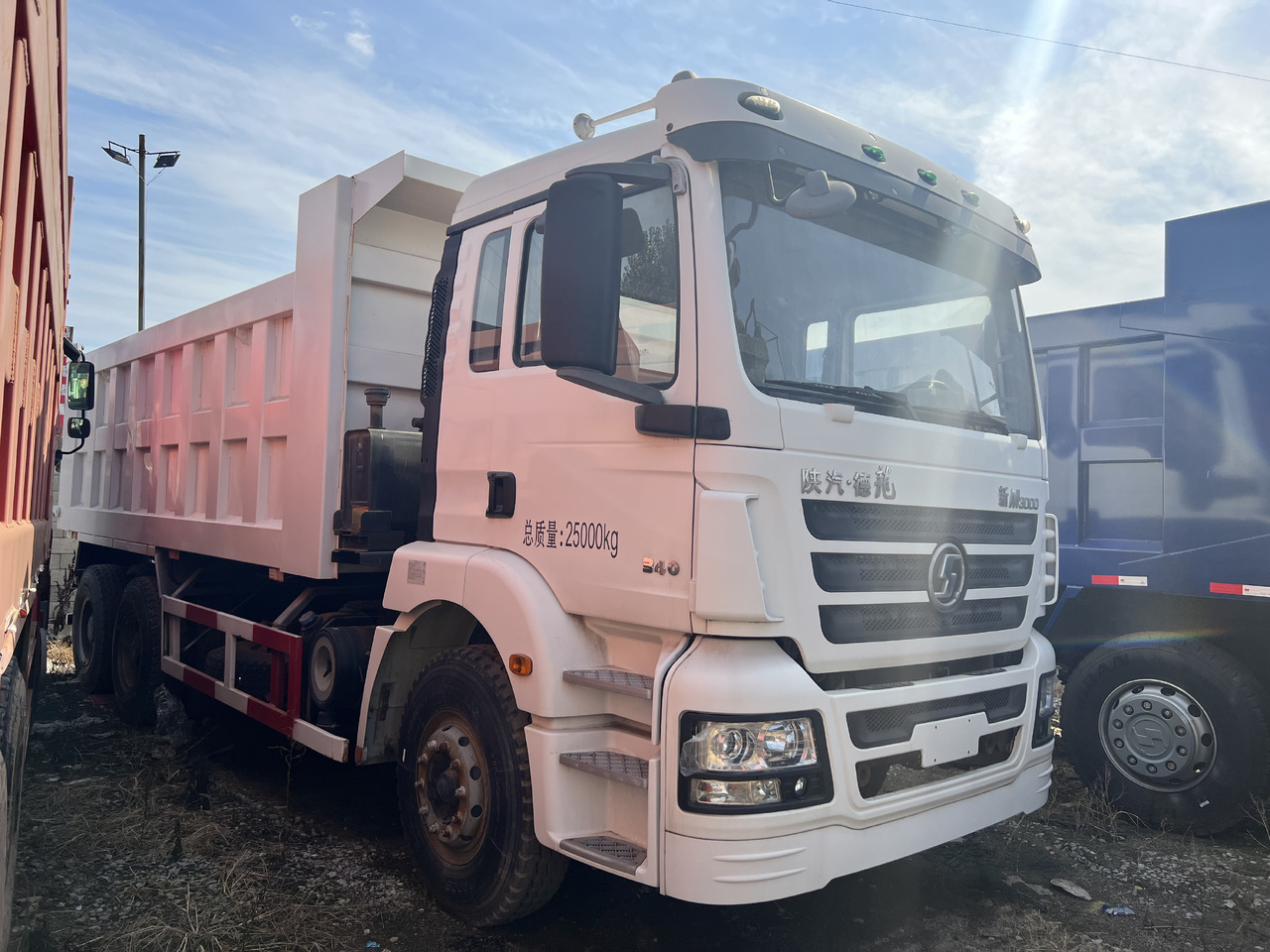 SHACMAN M3000 - Camion benne: photos 1 SHACMAN M3000 - Camion benne: photos 1