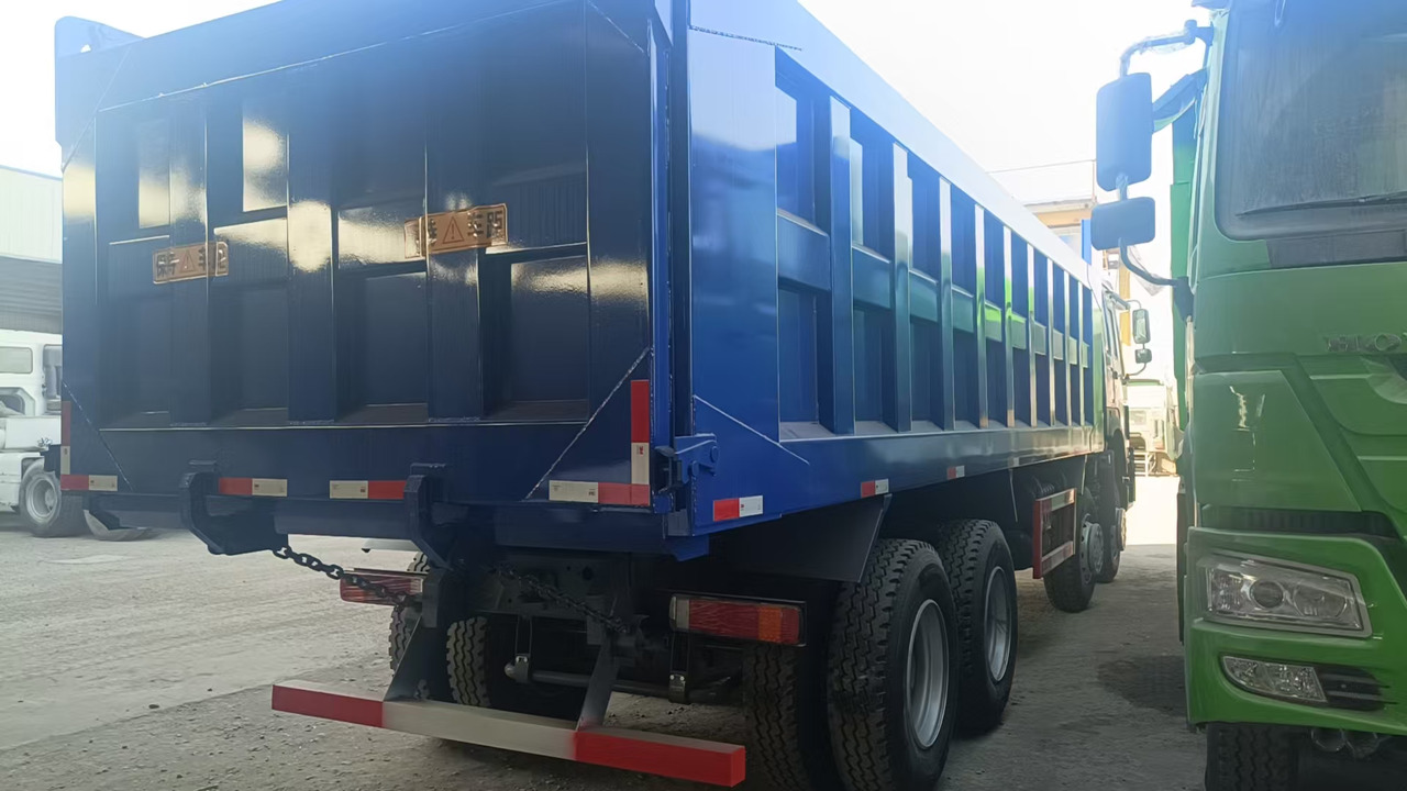 SINOTRUK HOWO 8x4 - Camion benne: photos 2 SINOTRUK HOWO 8x4 - Camion benne: photos 2