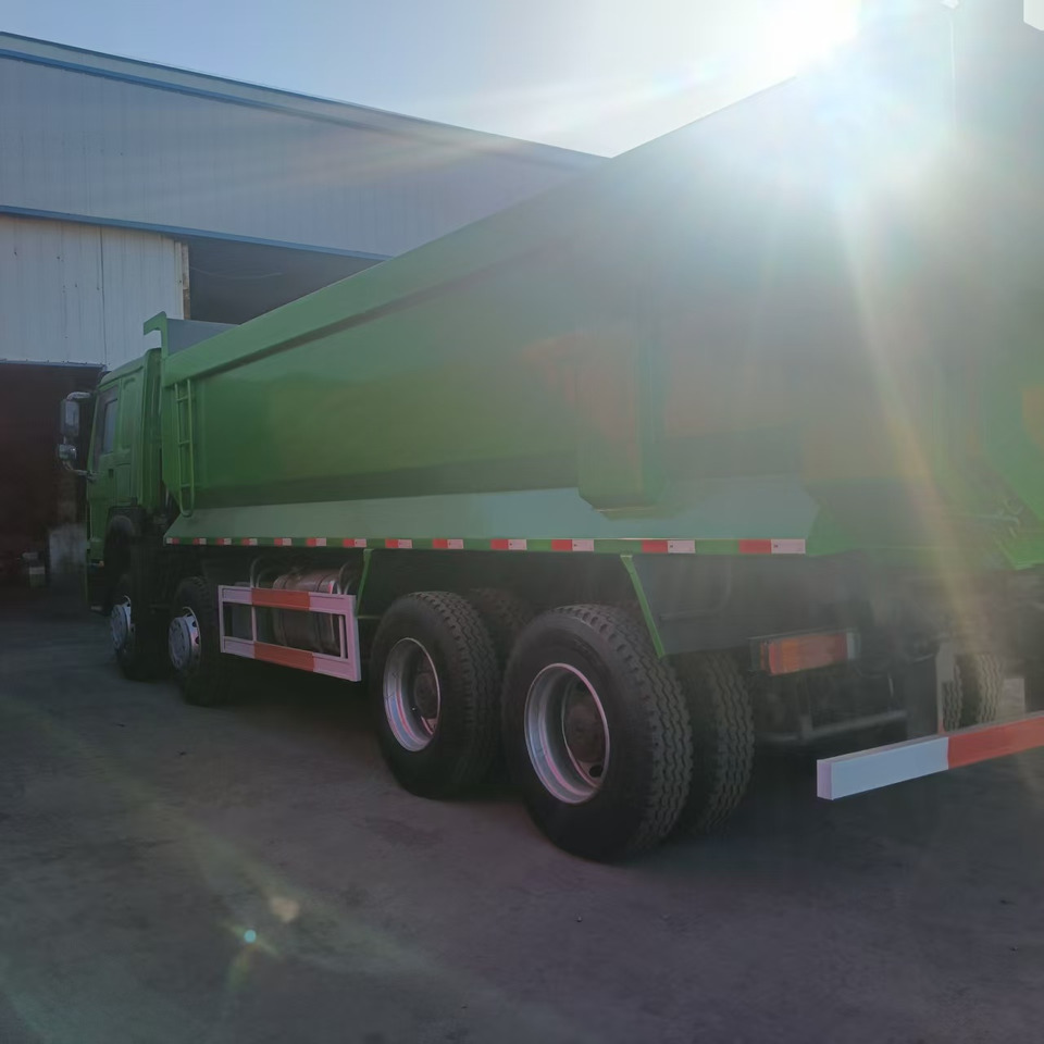 SINOTRUK HOWO - Camion fourgon: photos 3 SINOTRUK HOWO - Camion fourgon: photos 3