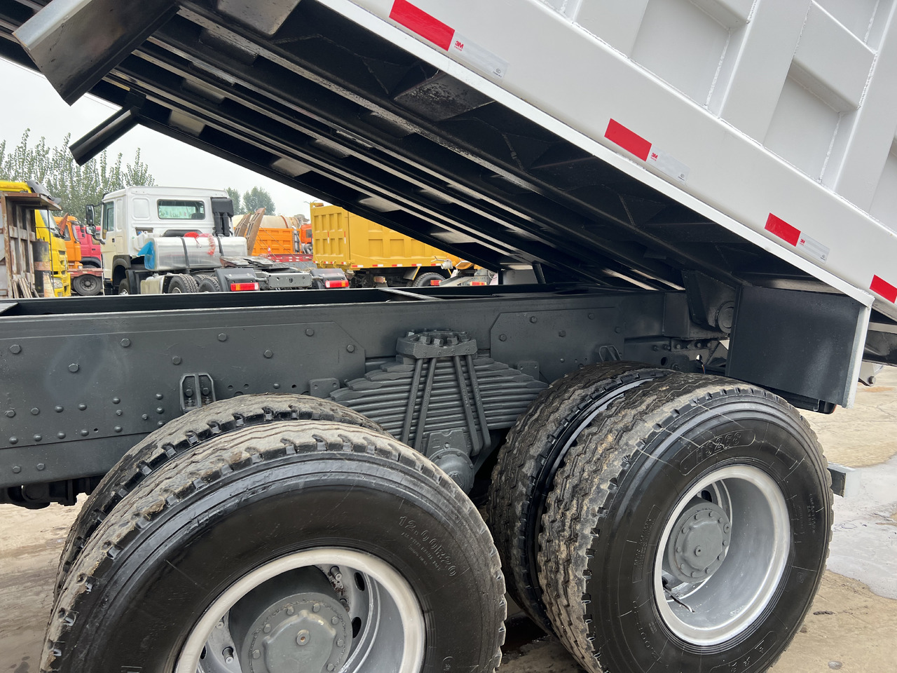 Crédit-bail de SINOTRUK HOWO SINOTRUK HOWO: photos 10