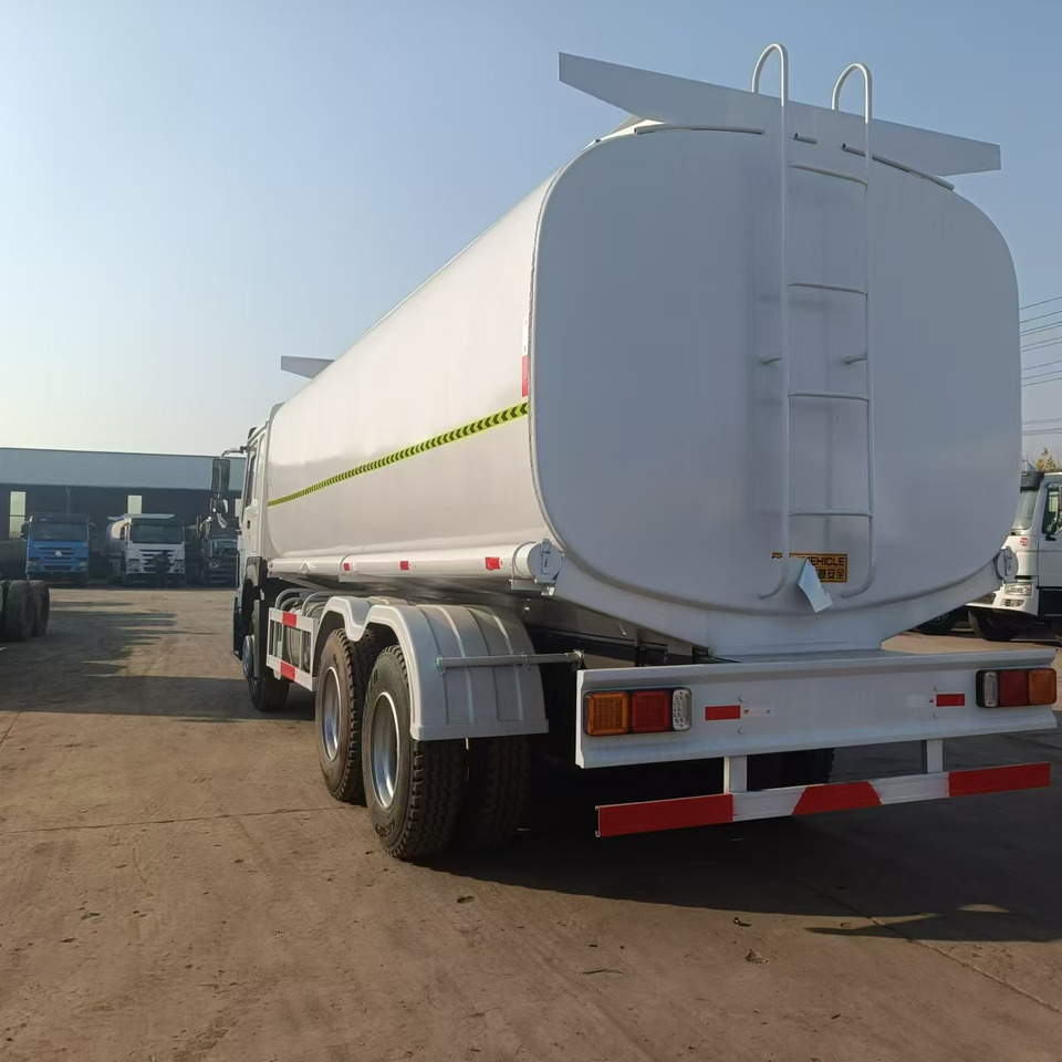 SINOTRUK HOWO - Camion citerne: photos 4 SINOTRUK HOWO - Camion citerne: photos 4
