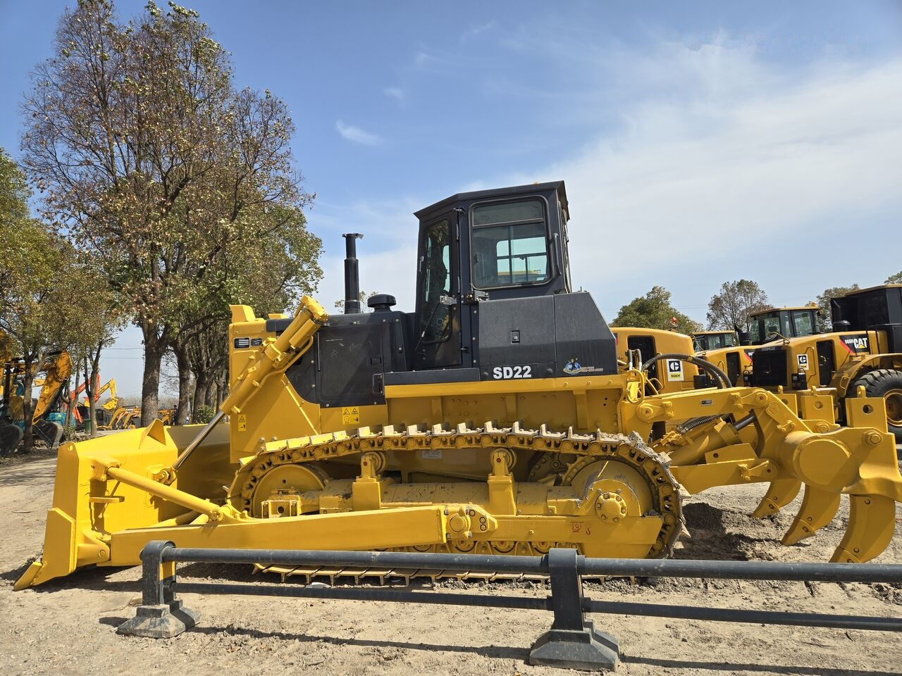 Shantui SD22 - Bulldozer: photos 1 Shantui SD22 - Bulldozer: photos 1