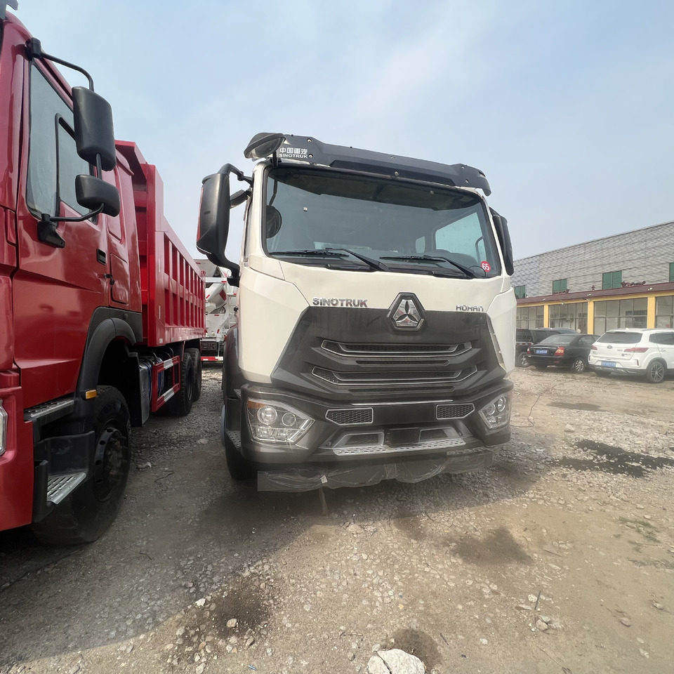SINOTRUK HOHAN - Tracteur routier: photos 1 SINOTRUK HOHAN - Tracteur routier: photos 1