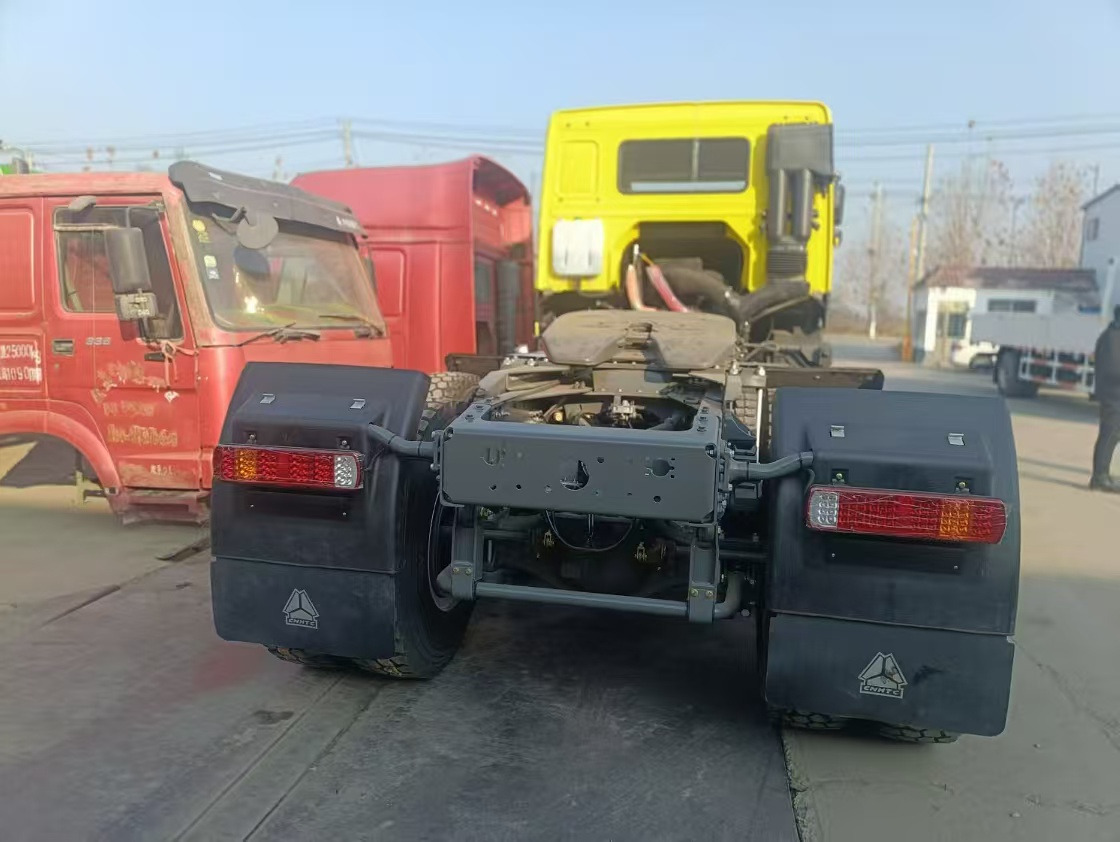 SINOTRUK HOWO - Tracteur routier: photos 3 SINOTRUK HOWO - Tracteur routier: photos 3