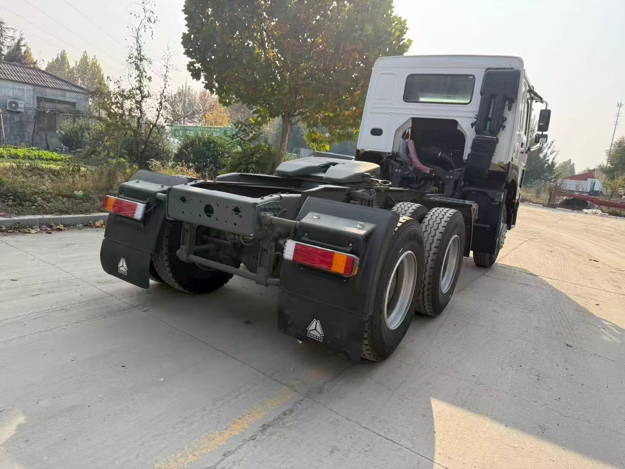 Tracteur routier SINOTRUK HOWO tractor: photos 7 Tracteur routier SINOTRUK HOWO tractor: photos 7
